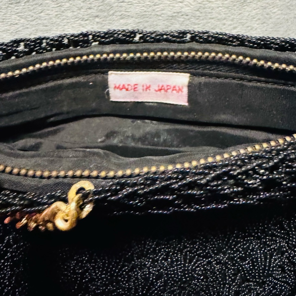 Vintage scalloped beaded clutch handbag zipper closure black - Picture 4 of 6